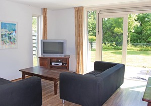 This comfortable villa is located in the villa park Porta Isola.