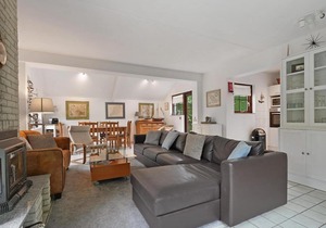 This luxurious and cozy holiday home offers lots of comfort for a wonderful, relaxed holiday.