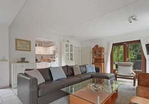 This luxurious and cozy holiday home offers lots of comfort for a wonderful, relaxed holiday.