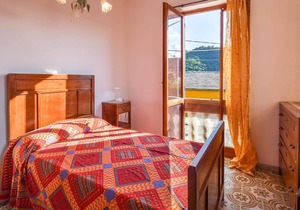 This practical apartment welcomes you in Vescina.