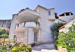 Three bedroom apartment with terrace Pučišća, Brač (A-754-d)