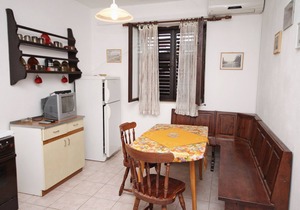 Three bedroom apartment with terrace Supetar, Brač (A-6026-a)
