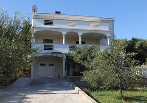 Three bedroom apartment near beach Tkon, Pašman (A-8297-b)