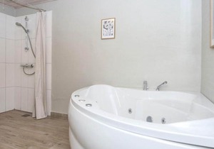 Three-Bedroom Holiday home in Bredebro