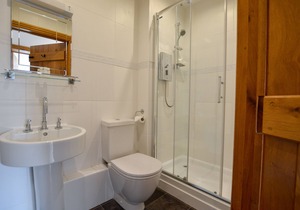 THREE CHANTRY BARNS, ORFORD, pet friendly, with a garden in Orford