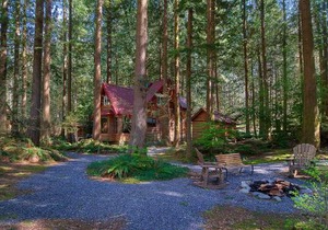 Three Enchanting Riverfront Cabins Hot Tub Access