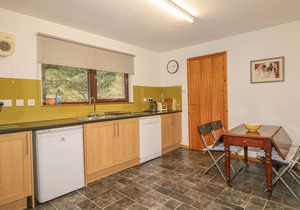 TIGH AN TEARLACH, pet friendly, with open fire in Kincraig