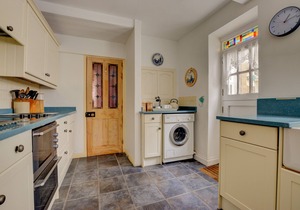 Tigh-na-Mara - Two Bedroom House, Sleeps 4