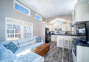 Tiny Home #4 - Tiny Home #4 Funstays Redrock