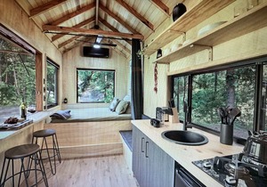 TINY HOUSE IN THE MARY VALLEY