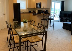 Top Floor Bright 2BR 2Bath Condo next to Westview