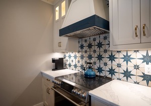 Top Floor Luxury Unit Downtown Sister Bay Marina and Water Views!