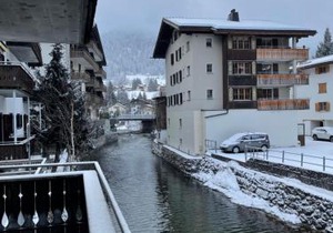 TOP LOCATION - Klosters center - 130m distance to ski lift Parsenn Gotschnabahn and railway station Klosters Platz - direct connection to Davos