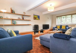 TOWN FARM HOUSE, ORFORD, pet friendly, with open fire in Orford