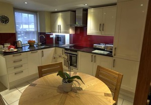 TOWNFOOT COTTAGE, pet friendly, with open fire in Langdale