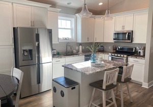 Townhouse a block from beach, Ocean facing, EZ Access elevator, Covered parking!