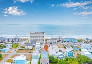 Townhouse a block from beach, Ocean facing, EZ Access elevator, Covered parking!