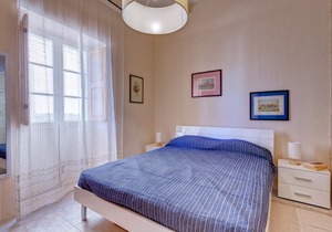 Traditional Maltese Townhouse, Roof Terrace and Views