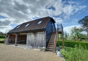 Tranquil Holiday home in Groombridge Kent with Balcony