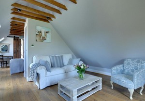 Tranquil Holiday home in Groombridge Kent with Balcony