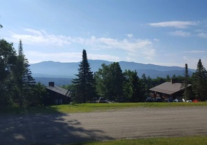 Trapp Family Lodge-2 BR guest house. Enjoy peak leaf season!