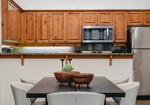True SKI IN/OUT | Updated 3.5BR | Hot Tub | Garage | Managed By Aloha Whistler