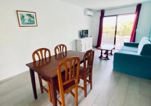 Turyva Tarongers 2 - Relaxing 2 Bedroom Holiday Apartment for Families & Couples