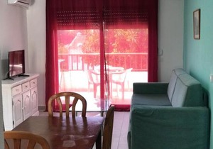 Turyva Tarongers 3 - Modern 2 Bed Holiday Apartment for Families & Couples