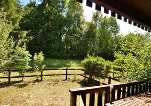 Two-Bedroom Apartment with South-Facing Garden for 6 Guests in Calm Residence, Close to Barcelonnette Center