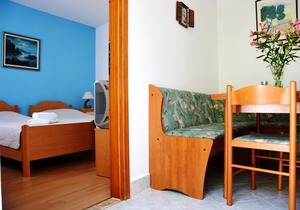 Two bedroom apartment with terrace Pučišća, Brač (A-754-b)