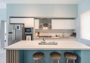 Two-bedroom apt with pool view/bbq in Lake view