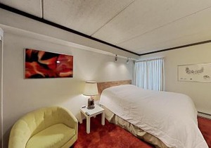 Two Bedroom Units at 1849 Condos with 3 Hot Tubs & Slopeside