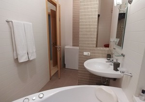 Two Bedrooms. Lux. 6 Zankovetskoi str. Near Kreschatyk in Kyiv