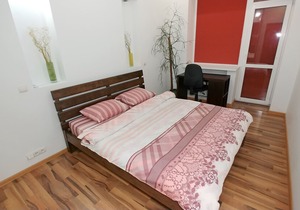 Two bedrooms. Luxery. 5 Darvina St. Centre of Kiev in Kyiv