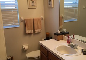 Two Bedrooms with private bath in Private Home with Pool on Golf Course