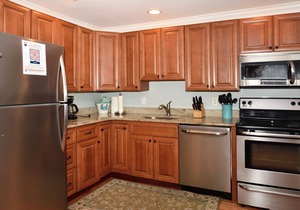Two Blocks from the Beach Pet Friendly 4BR Parking