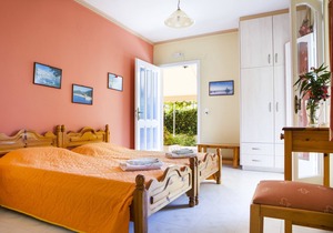 Tzivras Studio Apartment