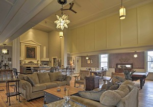 Unique Pet Friendly Home - 3 Mi to Dundee Wineries