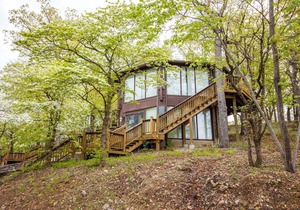 UNIT 13 - TREETOP 2 BEDROOM VILLA