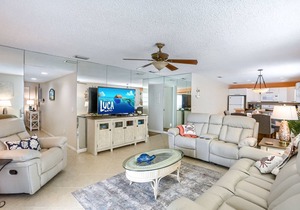 Updated Beachside Condo! 2 Balconies, Grill, FREE Parking & FREE Activities! ~ 6 Pipers Nest