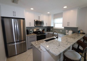 Updated Beachside Condo! 2 Balconies, Grill, FREE Parking & FREE Activities! ~ 6 Pipers Nest