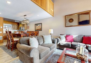 Updated & Large, Near Golf Course! Gas Grill & Deck. Forested Quiet Location