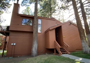 Updated & Large, Near Golf Course! Gas Grill & Deck. Forested Quiet Location