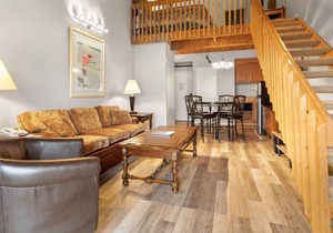 Updated Mountain Inn unit with open loft - accomodates 2