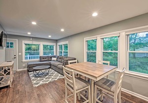 Updated Twin Lakes Cottage, Walk to Lake Mary