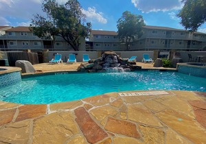 Upgraded Guadalupe River Condo -WW L301 *Free Tubes with Rental*
