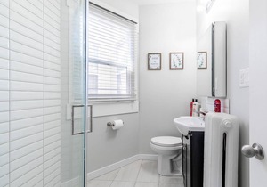 Upscale 2BR Apt with King Bed & Netflix