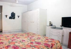 Upscale Apartment in Posh Alipore Area