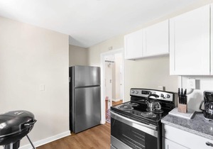 Uptown Apartment, Near Parks! The Bricks Unit 1