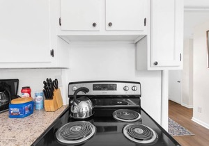 Uptown Apartment, Near Parks! The Bricks Unit 5